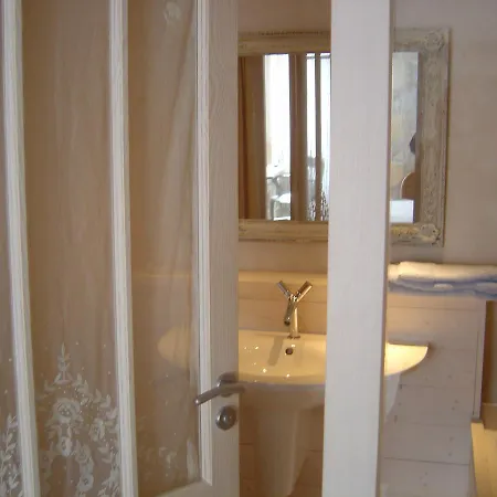 Отель Le Senechal