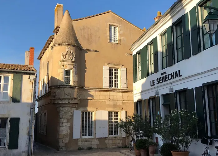 Le Sénéchal Hotel 3*
