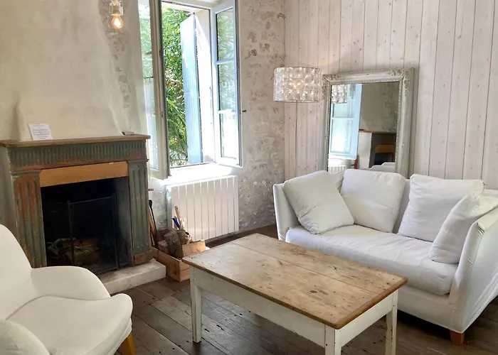 Le Sénéchal Hotel 3*